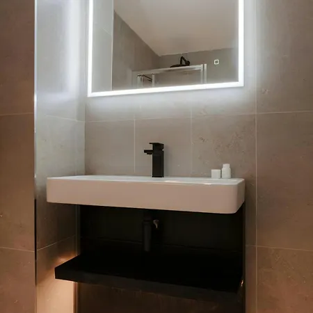 The Earl Leeson Street, Sonder By Marriott Bonvoy