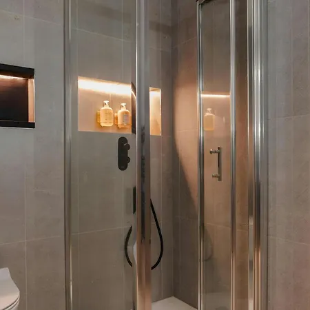 The Earl Leeson Street, Sonder By Marriott Bonvoy 4*