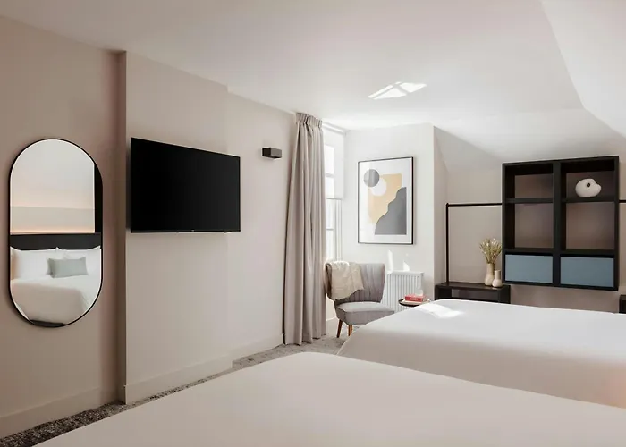 The Leeson Hotel