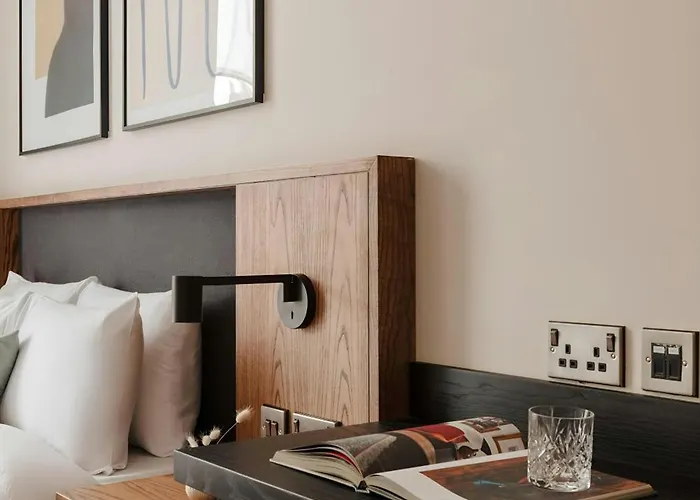 The Leeson Inn Отель 4*